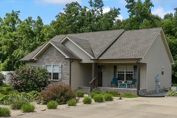 390 Marys Ln, Lafayette, TN 37083