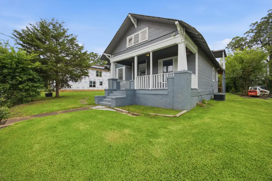 2111 Chamberlain Avenue, Chattanooga, TN 37404 - #2