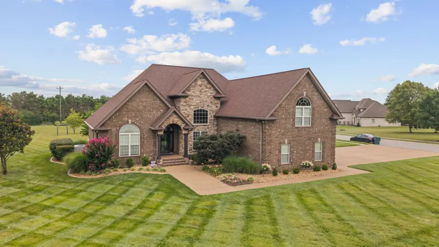 703 Farmington Dr, Lebanon, TN 37087 - #2
