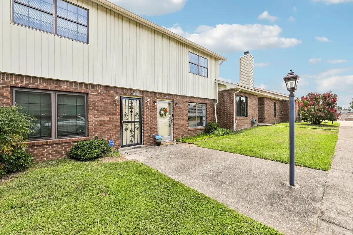 254 Mayflower Ln N, Madison, TN 37115 - #1