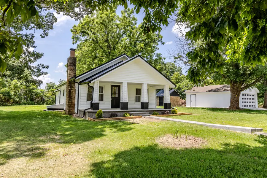334 N Robin Hood Rd, Doyle, TN 38559 - #2