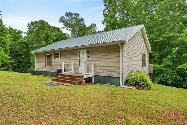 122 Lakeview Rd, Stewart, TN 37175