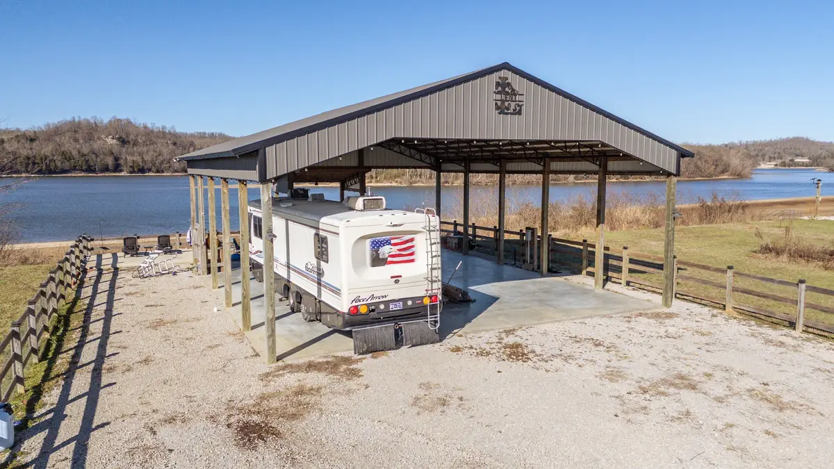 2571 Hardin Bottom River Rd, Clifton, TN 38425 - #1