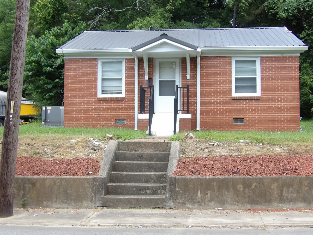 202 E Richland Ave, Waverly, TN 37185 - #1