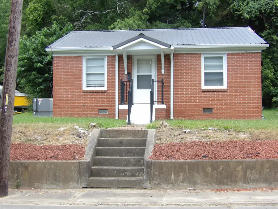 202 E Richland Ave, Waverly, TN 37185 - #2