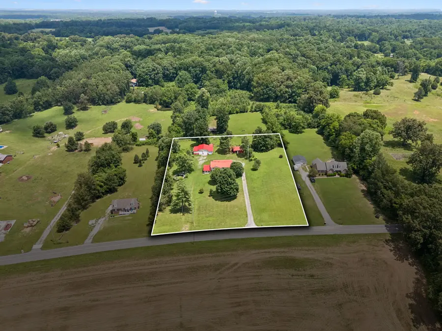 827 Tommy Oliver Rd, Clarksville, TN 37042 - #2