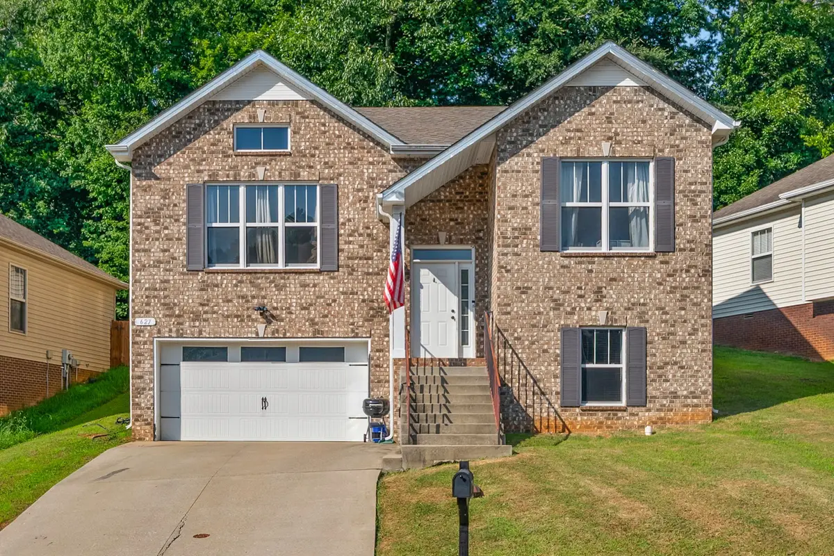 627 Hidden Valley Dr, Clarksville, TN 37040 - #1