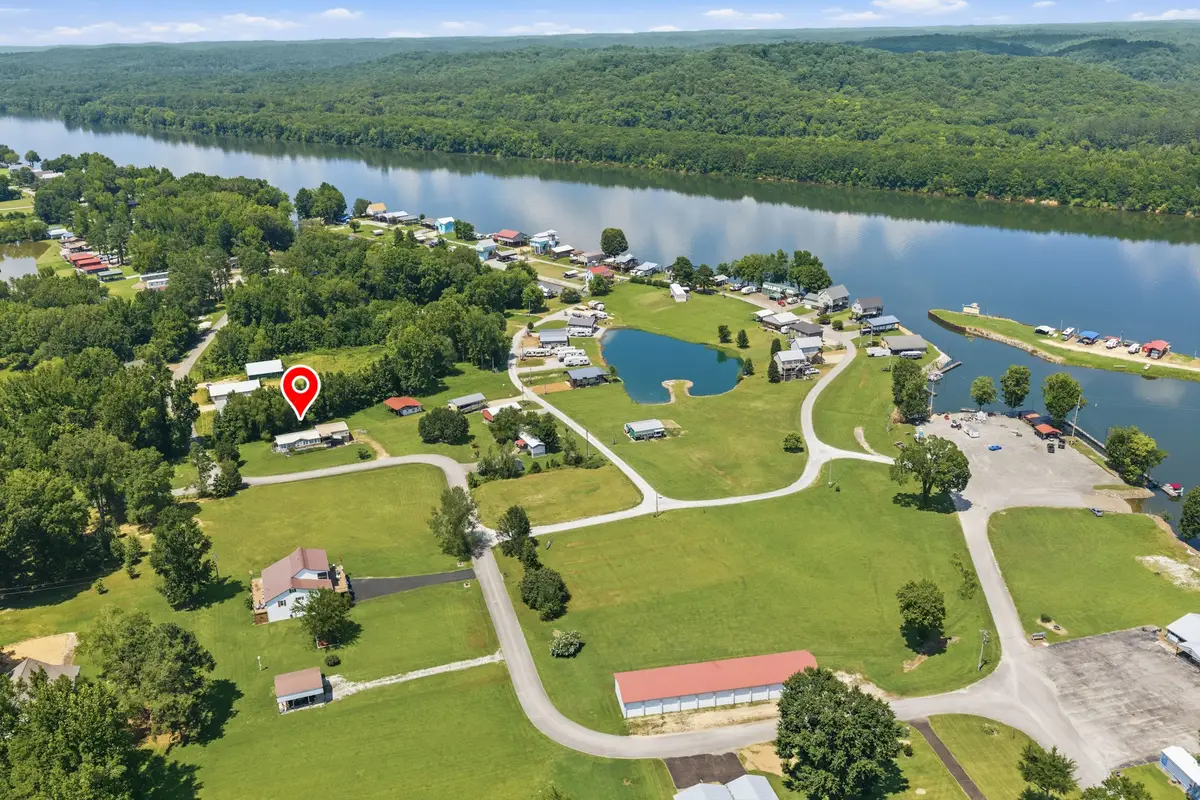 869 Riverview Dr, Decaturville, TN 38329 - #1
