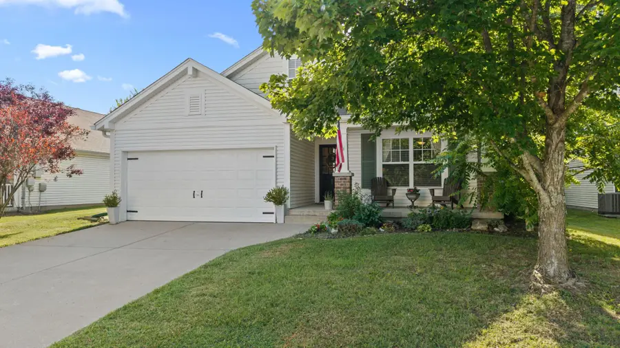 1038 Lexington Farms Dr, Spring Hill, TN 37174 - #3