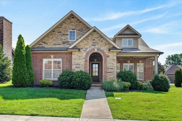 202 Dorchester Cir, Clarksville, TN 37043