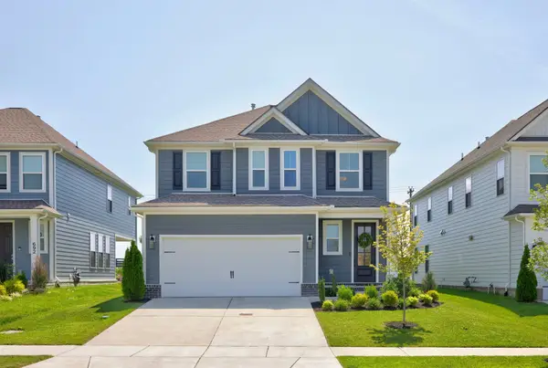 690 Conifer Dr, Spring Hill, TN 37174