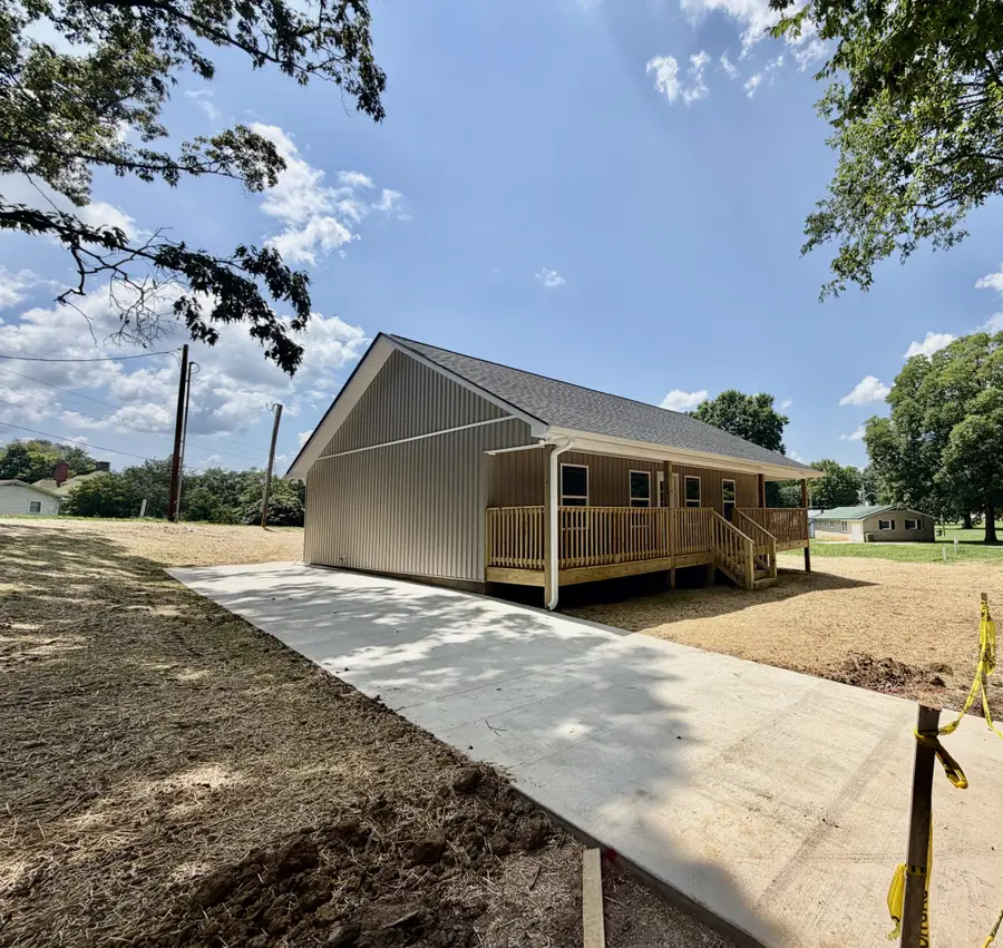 155 E Scott St, Lawrenceburg, TN 38464 - #2