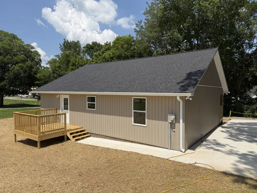 155 E Scott St, Lawrenceburg, TN 38464 - #3