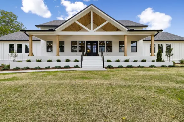 2472 Taylor Rd, Columbia, TN 38401