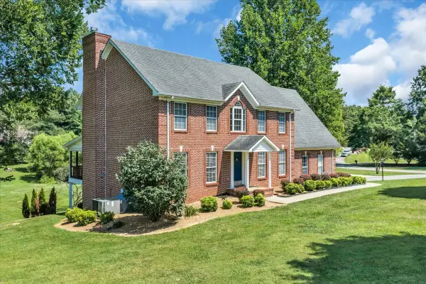 141 W Laurel Ave, McMinnville, TN 37110