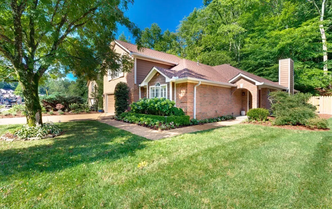 7053 Still Spring Hollow Dr, Nashville, TN 37221 - #1