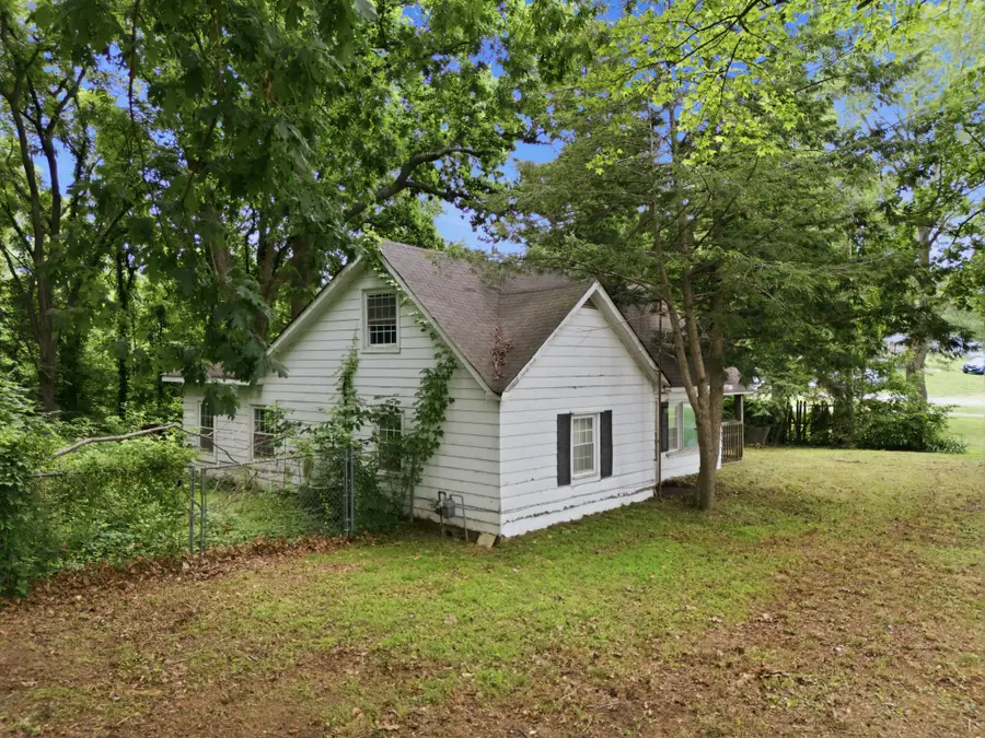 3811 Old Greenbrier Pike, Springfield, TN 37172 - #2