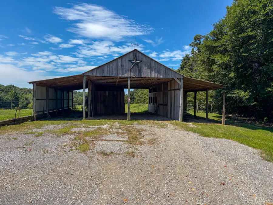 285 Calvert Ridge Rd, Westmoreland, TN 37186 - #2