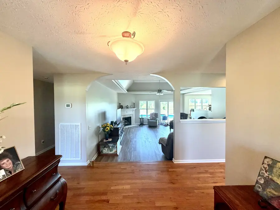 419 W Hester Rd, Cottontown, TN 37048 - #3