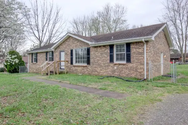 204 Hazelnut Ct, Clarksville, TN 37042