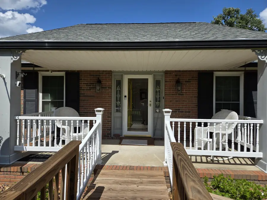 415 River Oaks Dr, New Johnsonville, TN 37134 - #3
