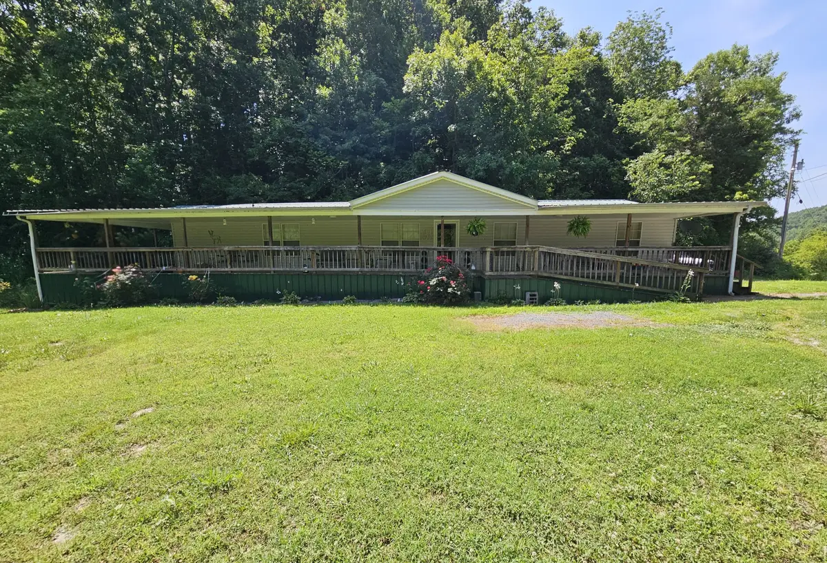 1142 Trace Creek Rd, Whitleyville, TN 38588 - #1