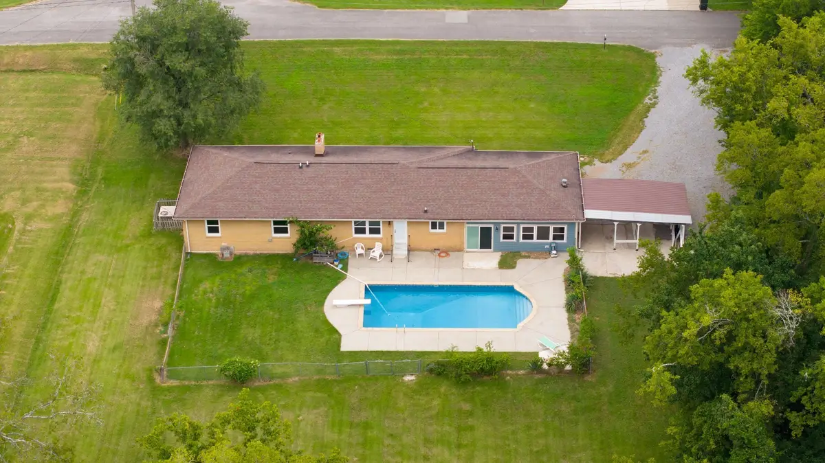 853 Rogers Rd, Gallatin, TN 37066 - #1