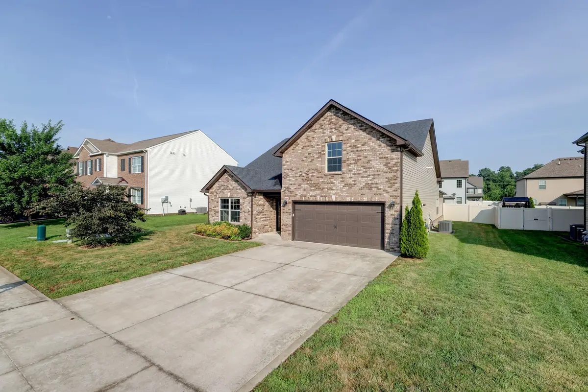 1008 Meadowview Ln, Clarksville, TN 37040 - #1
