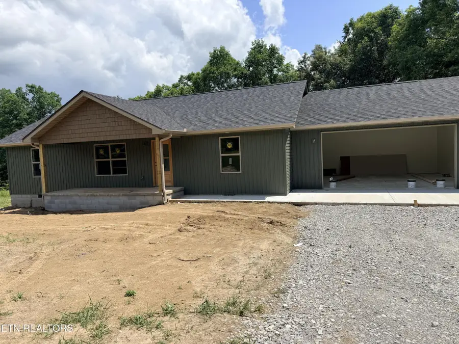 352 Old Wes Baldwin Rd, Jamestown, TN 38556 - #2