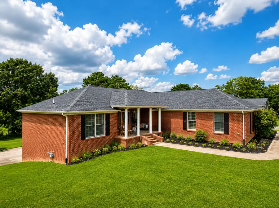 410 Eells St, Loretto, TN 38469 - #2