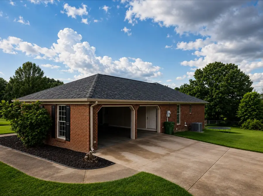 410 Eells St, Loretto, TN 38469 - #3