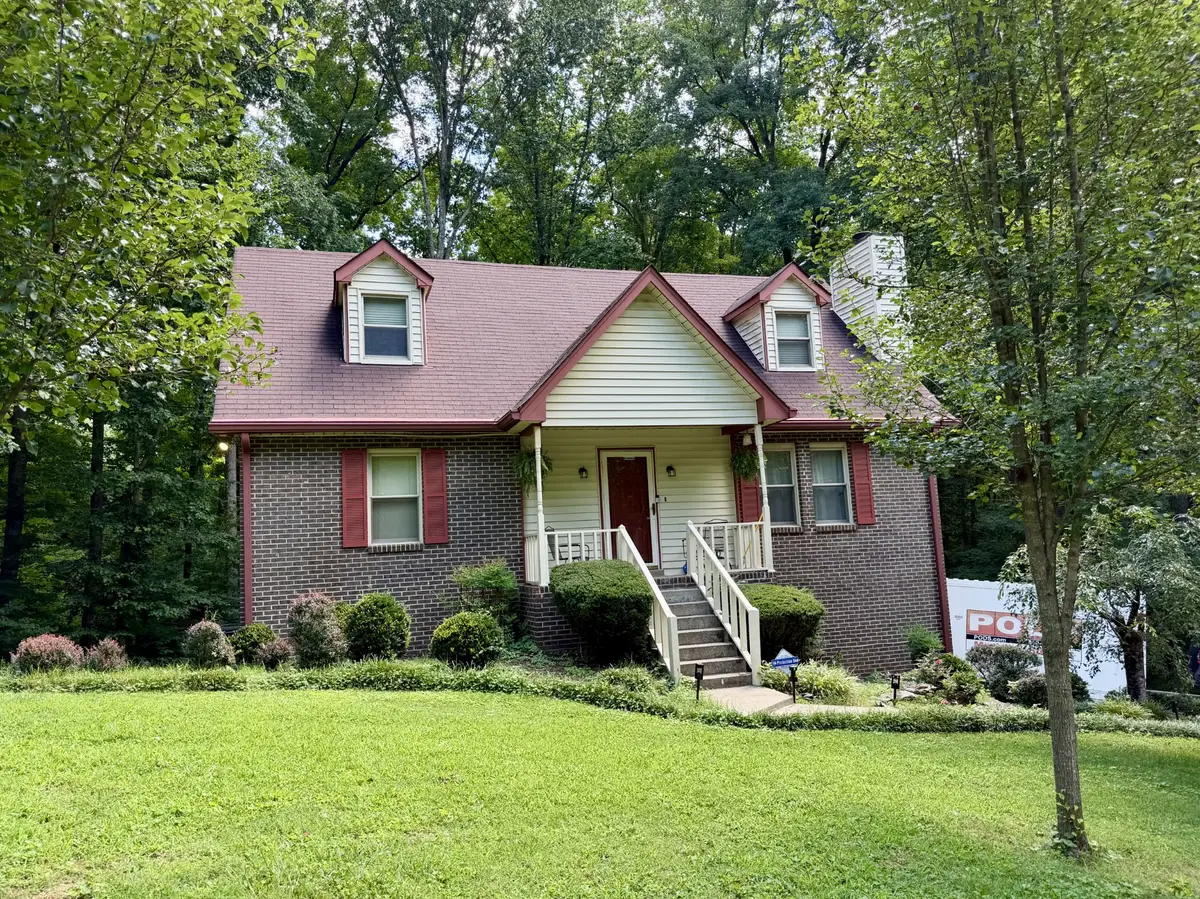1011 Valley Ln, White House, TN 37188 - #1