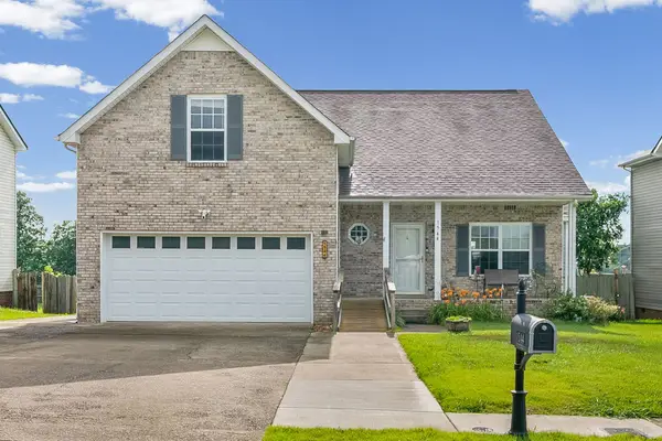 1544 Buchanon Dr, Clarksville, TN 37042