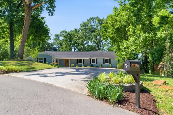 721 Stirrup Ct, Nashville, TN 37221