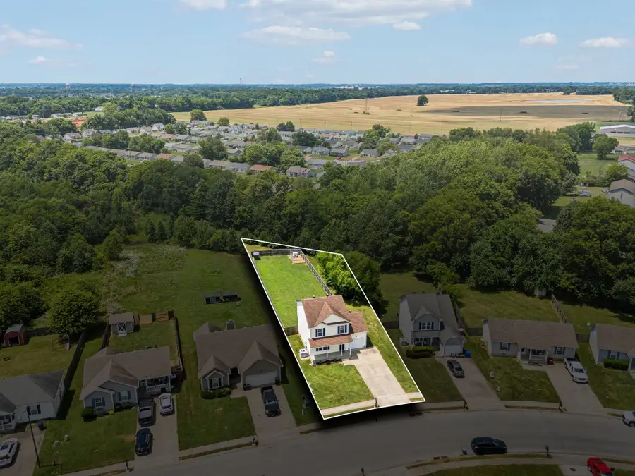 565 Oakmont Dr, Clarksville, TN 37042 - #2
