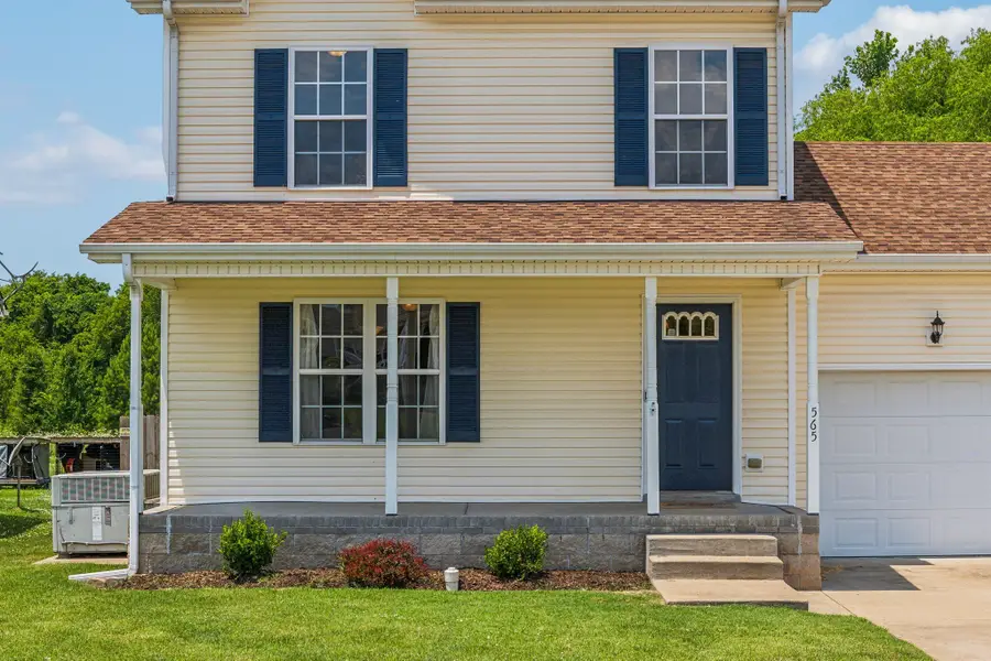 565 Oakmont Dr, Clarksville, TN 37042 - #3
