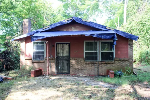 220 N 11th St, Clarksville, TN 37040