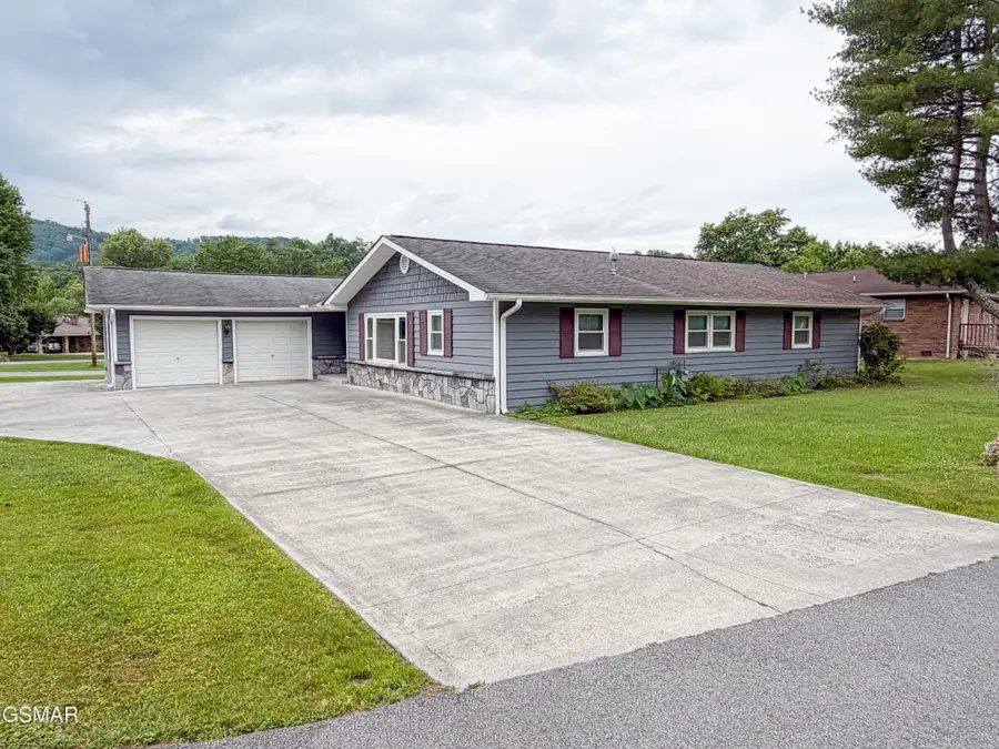 302 Park View Circle, Pigeon Forge, TN 37863 - #2