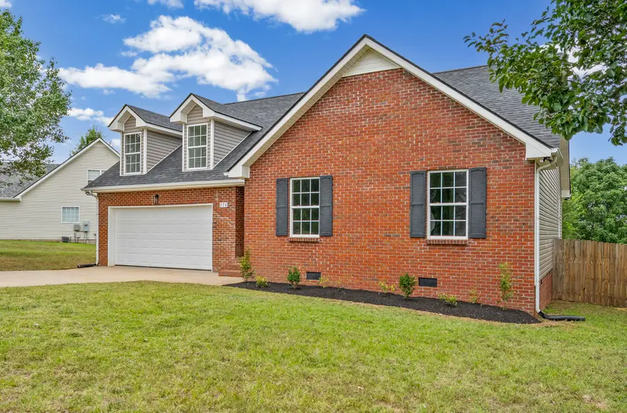270 Harold Dr, Clarksville, TN 37040 - #2
