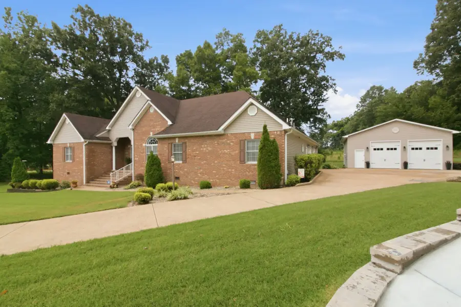 1305 Oakbrook Dr, Paris, TN 38242 - #2