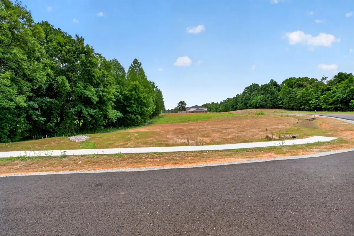 5 Brook View Dr, Cookeville, TN 38501 - #1
