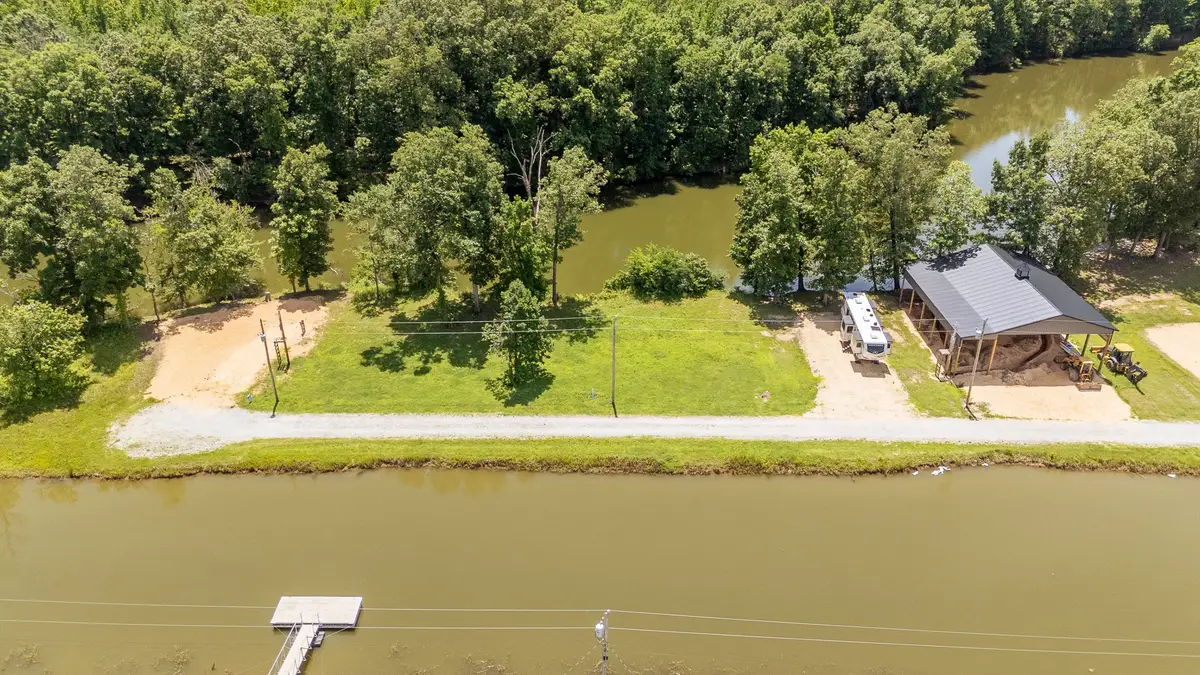 190 Drake Dr, Clifton, TN 38425 - #1
