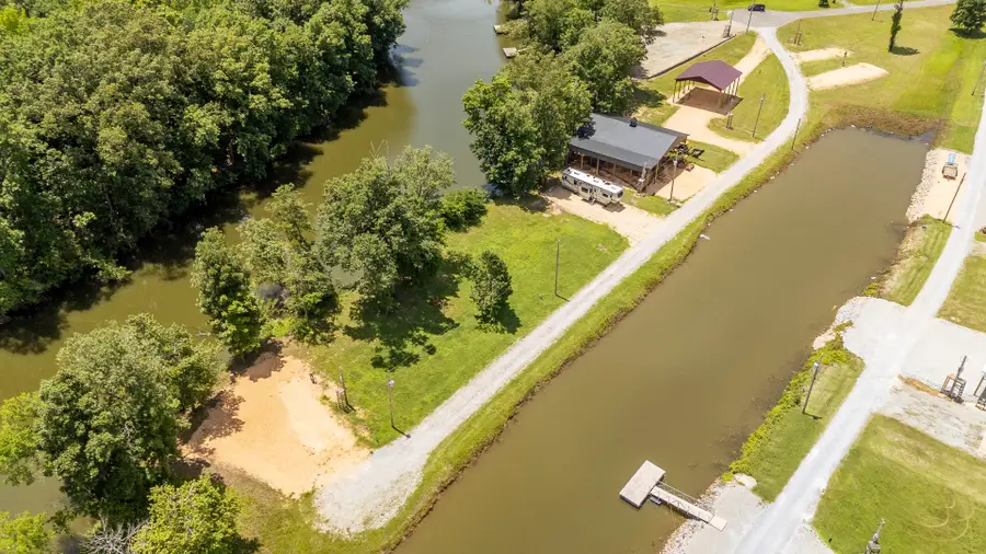190 Drake Dr, Clifton, TN 38425 - #3