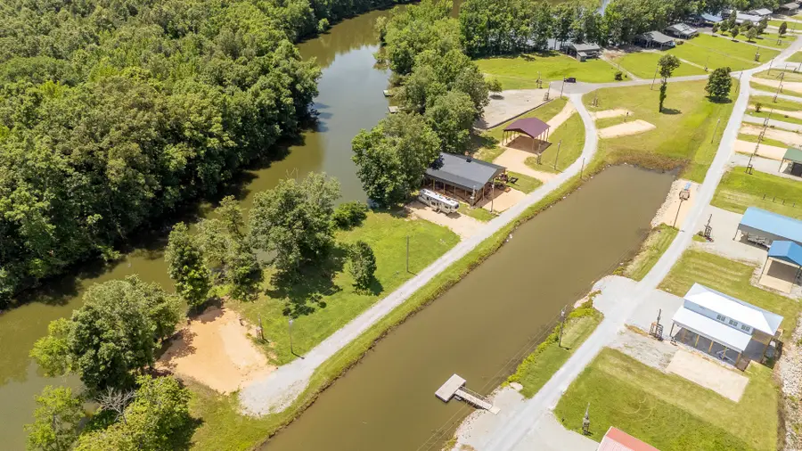 218 Drake Dr, Clifton, TN 38425 - #2
