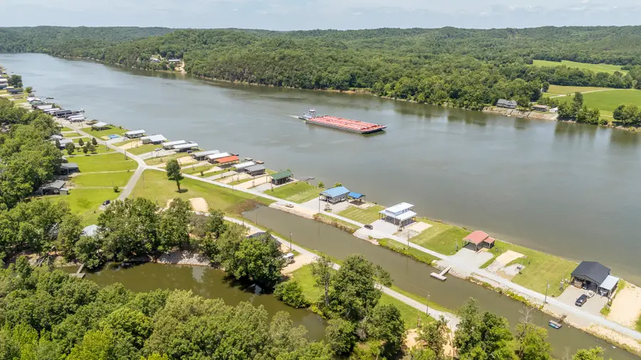 242 Drake Dr, Clifton, TN 38425 - #2