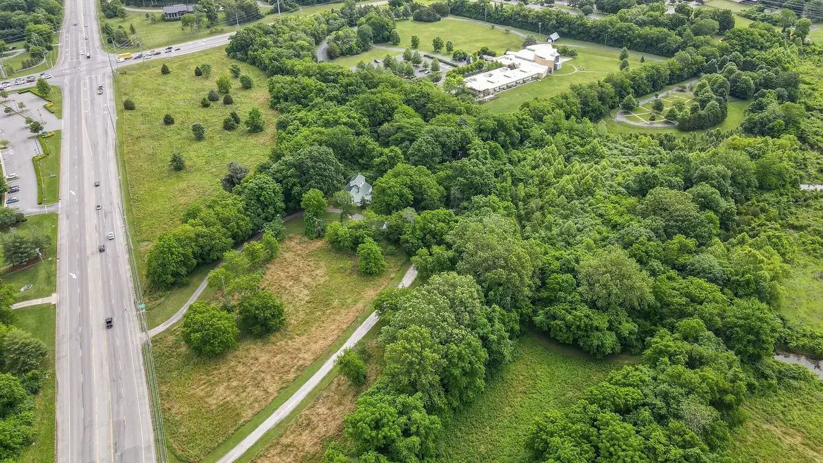 3088 Hillsboro Rd, Brentwood, TN 37027 - #1