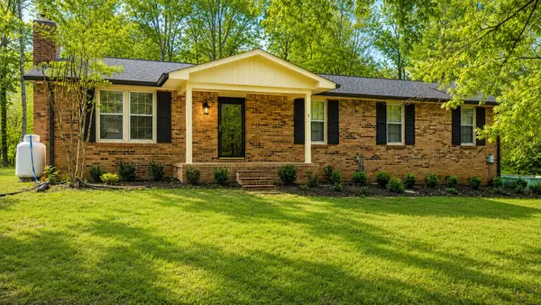 7311 Henry Dr, Fairview, TN 37062