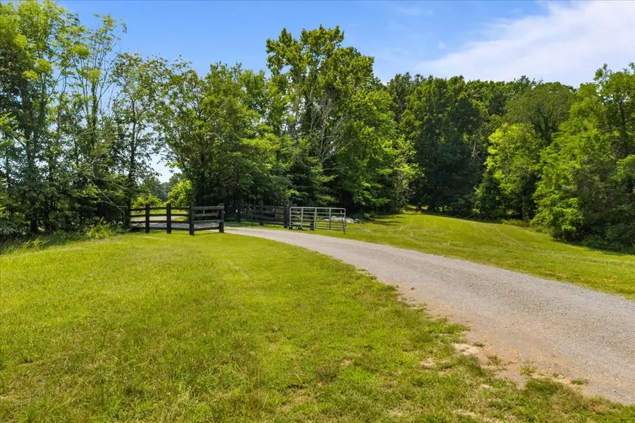 4251 Spring Valley Rd, Cumberland City, TN 37050 - #3