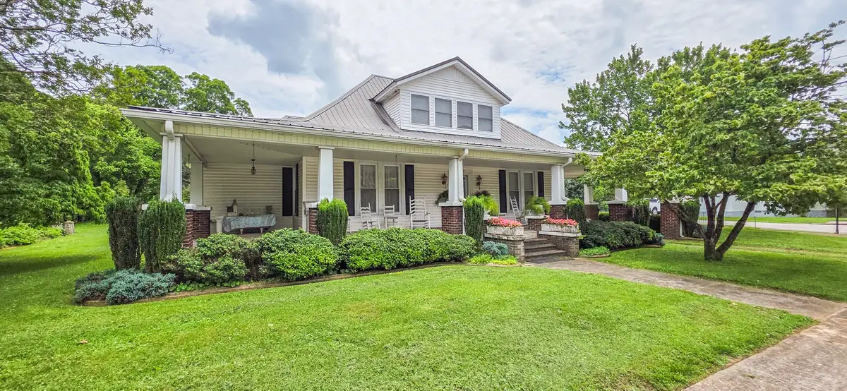 303 E Main St, Decherd, TN 37324 - #1