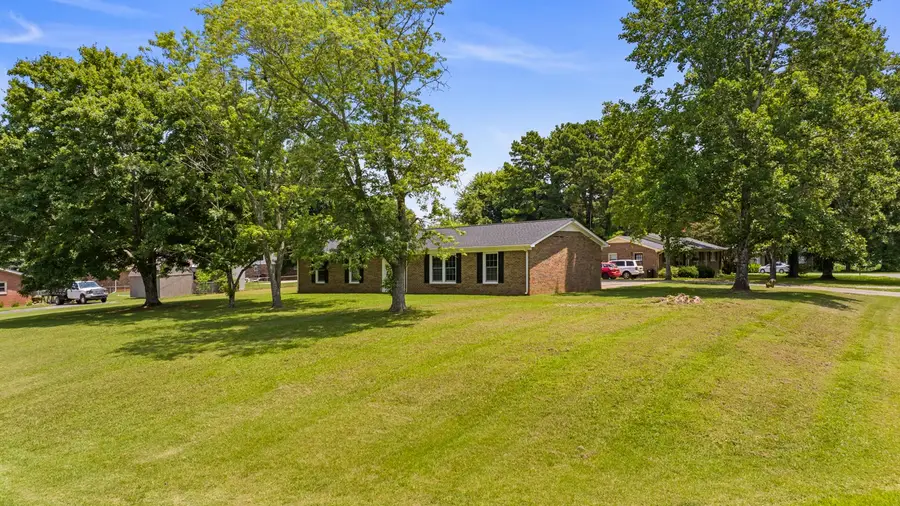4 Park St, Fayetteville, TN 37334 - #3